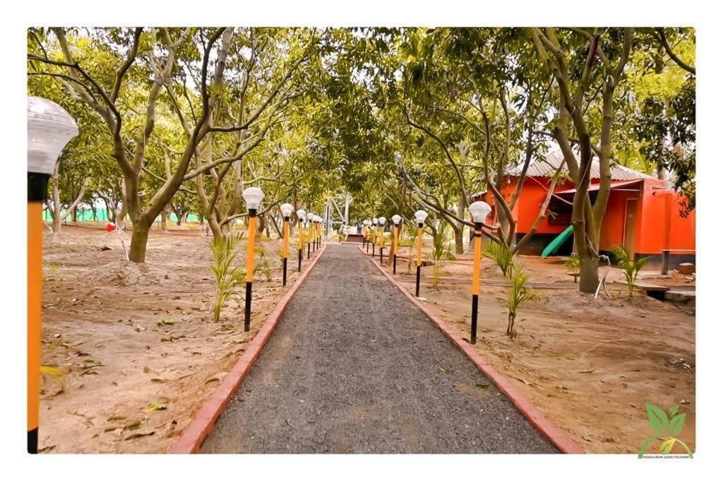 Hotel Modhubon Agro Tourism Bolpur Exteriér fotografie